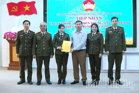 Tiếp nhân ủng hộ đồng bào miền Trung, Tây Nguyên thiệt hại do mưa, lũ