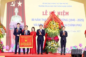 Trường THPT Hùng Vương kỷ niệm 80 năm thành lập và đón nhận Cờ thi đua Chính phủ