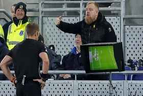 FIFA xem xét tăng quyền cho VAR ở World Cup 2026