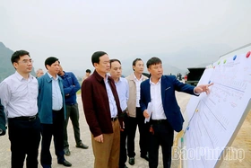 Phó Chủ tịch UBND tỉnh Quách Tất Liêm kiểm tra tiến độ dự án đường liên kết vùng