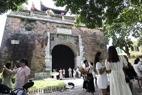 Thời tiết ngày 9/12: Bắc Bộ hửng nắng trưa chiều, Trung Bộ tiếp tục mưa lớn