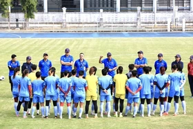 HLV Mai Đức Chung: “Đội tuyển nữ Việt Nam sẽ thắng Myanmar bằng tất cả những gì có thể”