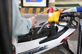 Giá xăng dầu đồng loạt giảm