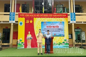 Trang bị kiến thức, kỹ năng về an toàn giao thông và phòng ngừa tội phạm lừa đảo trên không gian mạng cho học sinh