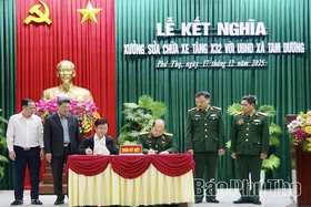 Xưởng sửa chữa xe tăng X32 ký kết biên bản ghi nhớ, kết nghĩa với UBND xã Tam Dương