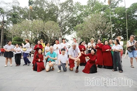 Bài 3: Hát Xoan vươn xa...