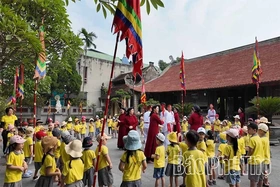 Cùng em vui học Hát Xoan