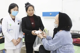 “Bếp ăn tình thương” ấm lòng người bệnh