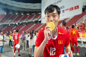 Tiền vệ người Phú Thọ cùng đội tuyển U22 Việt Nam vô địch SEA Games 33