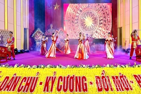 Chương trình văn nghệ chào mừng thành công Đại hội Công đoàn tỉnh lần thứ I