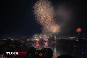 Các địa phương khắp mọi miền Tổ quốc tưng bừng chào đón năm mới 2026