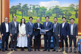 Chủ tịch UBND tỉnh Trần Duy Đông tiếp và làm việc với lãnh đạo Công ty Ô tô Toyota Việt Nam