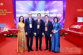 Phát huy sức mạnh đoàn kết, truyền thống văn hóa vùng Đất Tổ; tiên phong trong đổi mới, sáng tạo, chuyển đổi số; tạo đột phá để Phú Thọ phát triển nhanh, bền vững, cùng cả nước tự cường, tự tin, tiến mạnh trong kỷ nguyên vươn mình của dân tộc