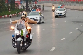 Cảnh sát giao thông hoàn thành xuất sắc nhiệm vụ, bảo đảm tuyệt đối an toàn giao thông phục vụ Đại hội XIV của Đảng