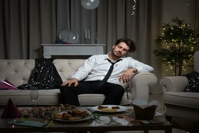 Có nên bổ sung vitamin và khoáng chất sau những buổi tiệc cuối năm?