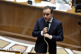 Thủ tướng Pháp tiếp tục vượt qua cuộc bỏ phiếu bất tín nhiệm