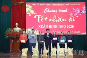 Xã Vĩnh Tường trao 62 suất quà Tết tặng hộ nghèo, hộ cận nghèo
