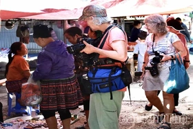 Độc đáo không gian văn hóa chợ phiên