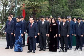 Lãnh đạo tỉnh dâng hương tưởng niệm Chủ tịch Hồ Chí Minh và các Anh hùng liệt sĩ nhân dịp Tết Bính Ngọ 2026