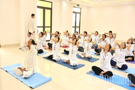 Nâng cao y đức, lấy người bệnh là trung tâm