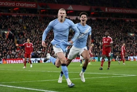 Haaland rực sáng, Man City ngược dòng không tưởng trước Liverpool