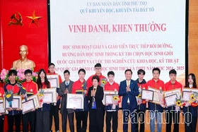 Vinh danh học sinh giỏi quốc gia và giáo viên bồi dưỡng năm học 2024 - 2025