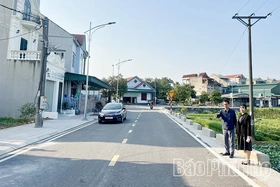 Những con đường ý Đảng, lòng dân