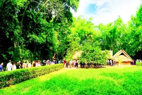 Hành trình về cội nguồn và khát vọng vươn lên