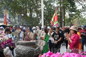 Đầu Xuân đi lễ