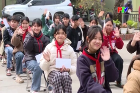 Báo và Phát thanh, Truyền hình Phú Thọ phối hợp trao quà Tết cho học sinh trường Giáo dục Chuyên biệt tỉnh Phú Thọ