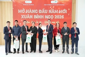 Supe Lâm Thao xuất bán 2000 tấn hàng trong ngày đầu Xuân Bính Ngọ