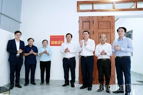 Tết ấm tình Ðảng - Xuân nghĩa tình quân dân