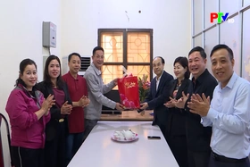 Chúc Tết cán bộ, chiến sĩ cảnh sát bảo vệ mục tiêu và ekip trực Tết