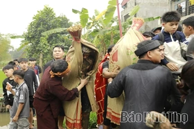 The Unique and Extraordinary “Duc But - Mat Scramble” Festival in Tam Duong Bac