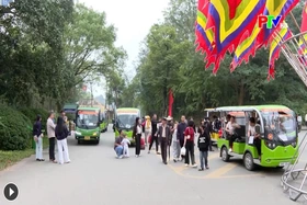 Tăng cường phương tiện đưa đón khách du lịch trong Khu di tích lịch sử Đền Hùng