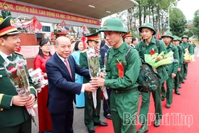 Tưng bừng Ngày hội tòng quân trên quê hương Đất Tổ