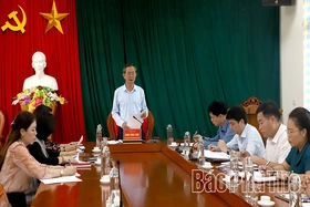 Đoàn công tác số 8 kiểm tra công tác bầu cử tại các xã Minh Đài, Văn Miếu