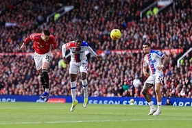 Thắng ngược dòng Palace, MU vào top 3 Ngoại hạng Anh