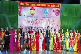 Giao lưu văn nghệ, dân vũ chào mừng Ngày Quốc tế Phụ nữ 8/3