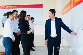 Kiểm tra công tác chuẩn bị bầu cử tại Đơn vị bầu cử số 3