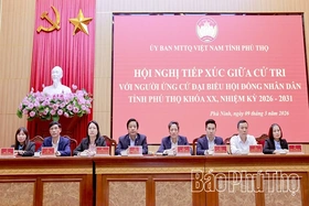 Phó Bí thư Tỉnh ủy Nguyễn Mạnh Sơn và các ứng cử viên đại biểu HĐND tỉnh tiếp xúc cử tri