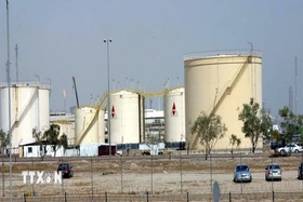 IEA hành động khẩn cấp, “xả kho” 400 triệu thùng dầu dự trữ