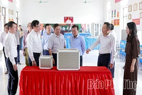 Phó Bí thư Thường trực Tỉnh ủy Bùi Văn Quang khảo sát, chỉ đạo công tác chuẩn bị bầu cử