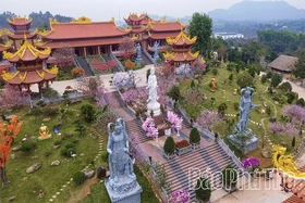 Tăng ni, phật tử Phú Thọ hướng về Ngày hội non sông