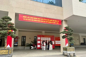 Sinh viên háo hức trước ngày hội non sông