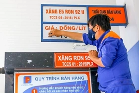 Giá xăng dầu chỉ được điều chỉnh ngay sau 1 ngày khi giá cơ sở tăng từ 15% trở lên