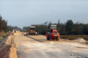 Tăng cường quản lý, bình ổn giá vật liệu, tháo gỡ khó khăn cho các công trình giao thông