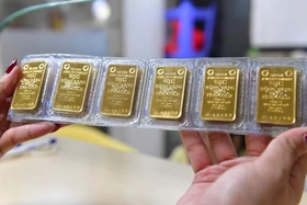 Giá vàng miếng giảm gần 5 triệu đồng