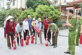 Tuyên truyền, thực tập phương án PCCC và CNCH tại Khu di tích lịch sử Đền Hùng