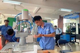 Việc làm 2026 thời AI: Ngành nào lên ngôi, nghề nào sẽ bị đào thải?